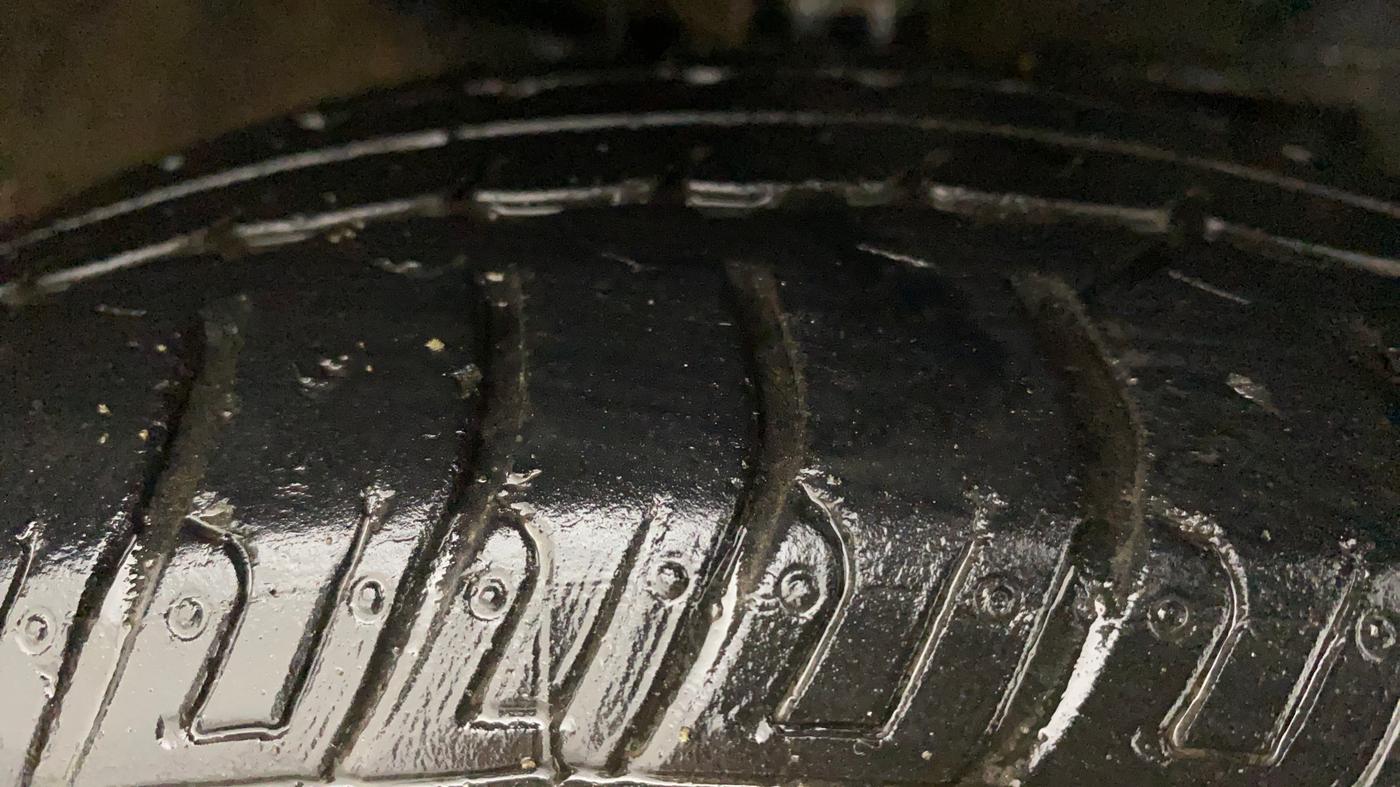 2017 Maruti Wagon R 1.0 VXI, Petrol, Manual, 22,529 km, Right Front Tyre Tread