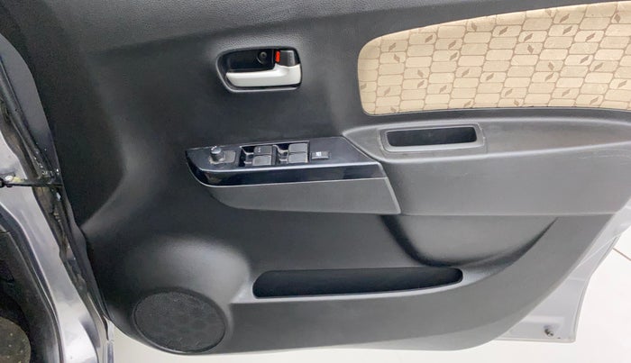 2017 Maruti Wagon R 1.0 VXI, Petrol, Manual, 22,529 km, Driver Side Door Panels Control