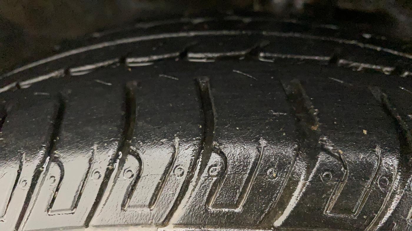2017 Maruti Wagon R 1.0 VXI, Petrol, Manual, 22,529 km, Left Front Tyre Tread