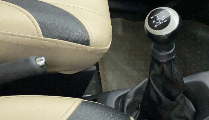 2017 Maruti Wagon R 1.0 VXI, Petrol, Manual, 22,529 km, Gear Lever
