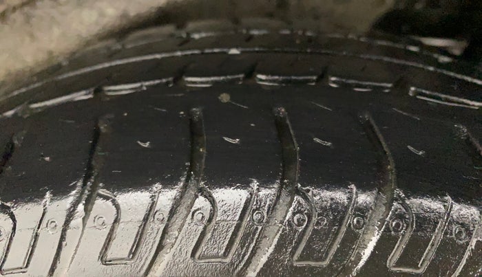 2017 Maruti Wagon R 1.0 VXI, Petrol, Manual, 22,529 km, Left Rear Tyre Tread