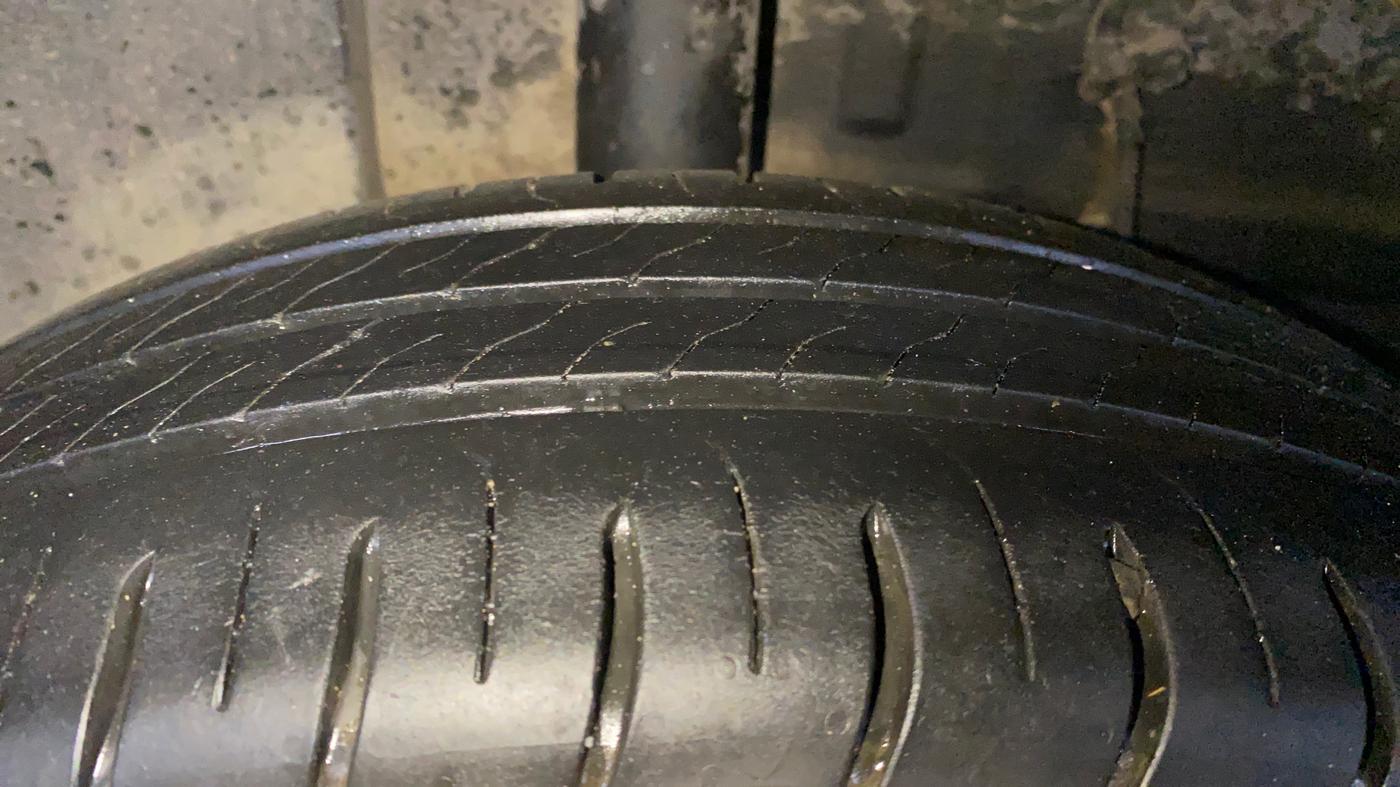 2023 Tata ALTROZ XZA, Petrol, Automatic, 14,406 km, Right Rear Tyre Tread