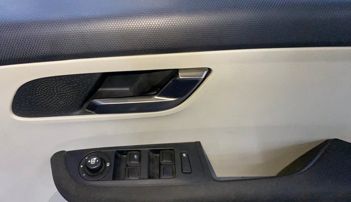 2023 Tata ALTROZ XZA, Petrol, Automatic, 14,383 km, Driver Side Door Panels Control