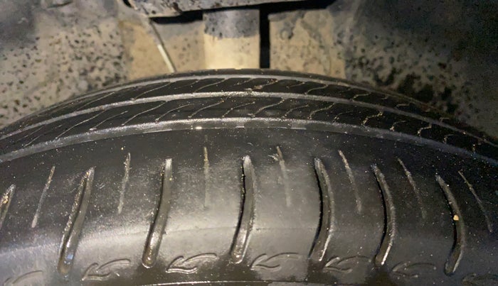 2023 Tata ALTROZ XZA, Petrol, Automatic, 14,383 km, Right Front Tyre Tread