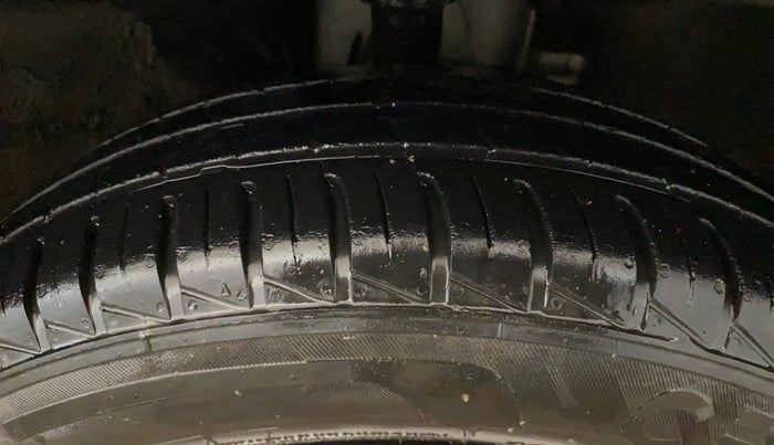 2022 Renault Kwid RXT 1.0 AMT, Petrol, Automatic, 36,147 km, Right Front Tyre Tread