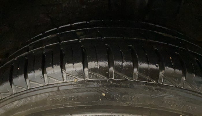 2022 Renault Kwid RXT 1.0 AMT, Petrol, Automatic, 36,147 km, Left Rear Tyre Tread