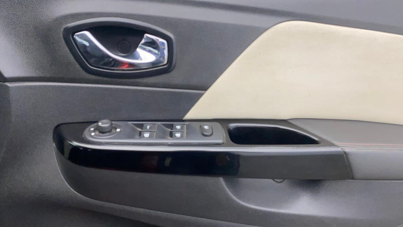2019 Renault Captur PLATINE DIESEL , Diesel, Manual, 88,407 km, Driver Side Door Panels Control