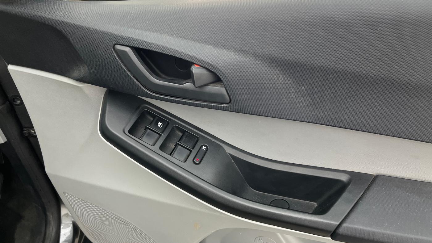 2021 Tata Tiago XT PETROL, Petrol, Manual, 36,013 km, Driver Side Door Panels Control