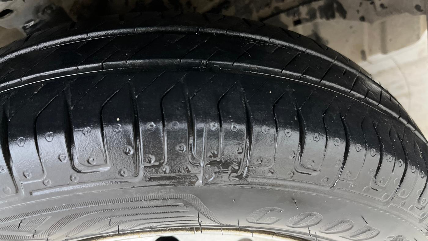 2015 Maruti Wagon R 1.0 LXI, Petrol, Manual, 53,032 km, Right Front Tyre Tread