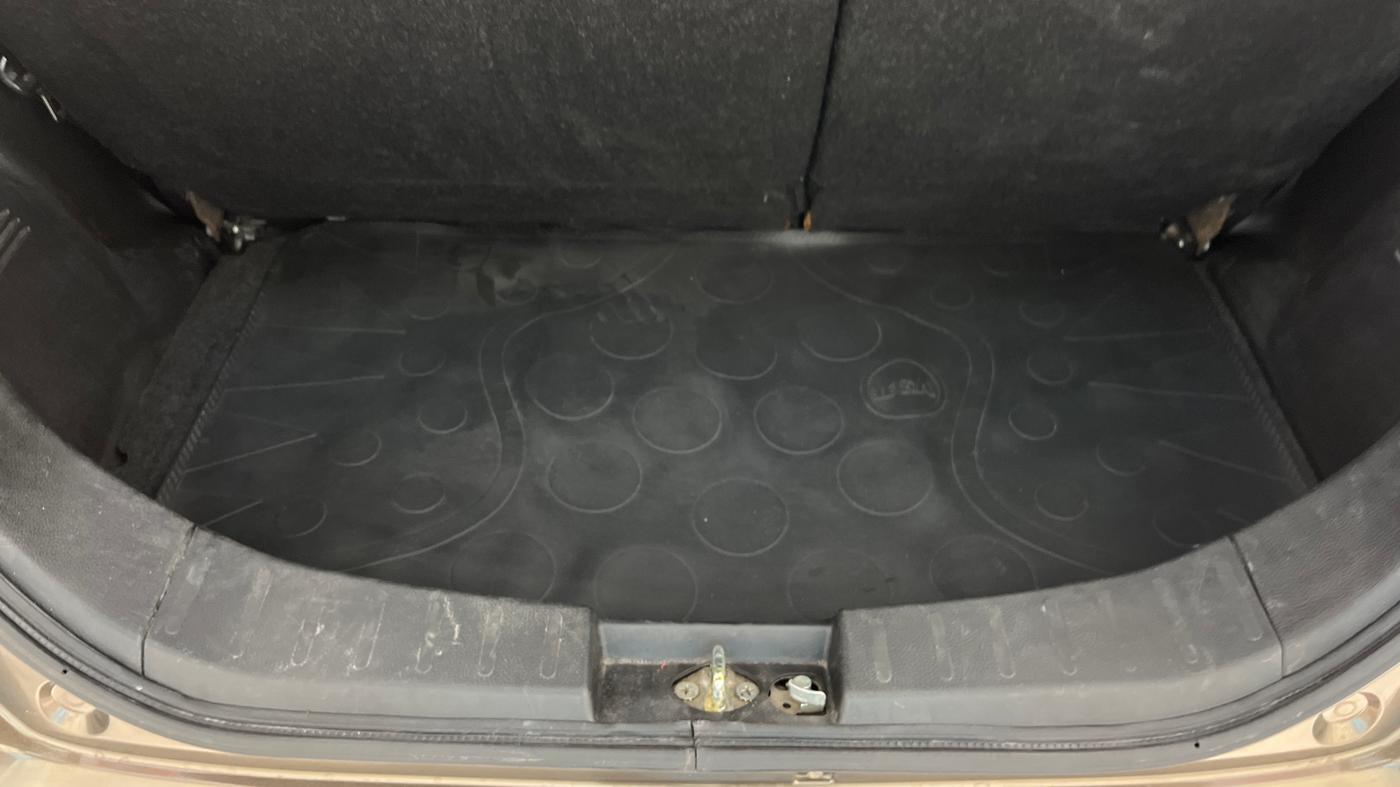 2015 Maruti Wagon R 1.0 LXI, Petrol, Manual, 53,032 km, Boot Inside