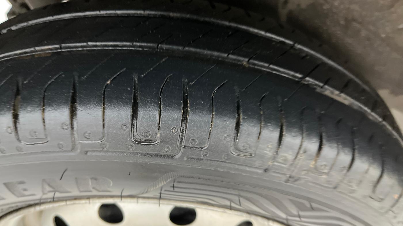 2015 Maruti Wagon R 1.0 LXI, Petrol, Manual, 53,032 km, Right Rear Tyre Tread