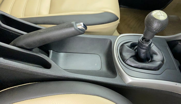 2018 Honda City V MT PETROL, Petrol, Manual, 24,087 km, Gear Lever