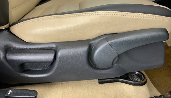 2018 Honda City V MT PETROL, Petrol, Manual, 24,087 km, Driver Side Adjustment Panel