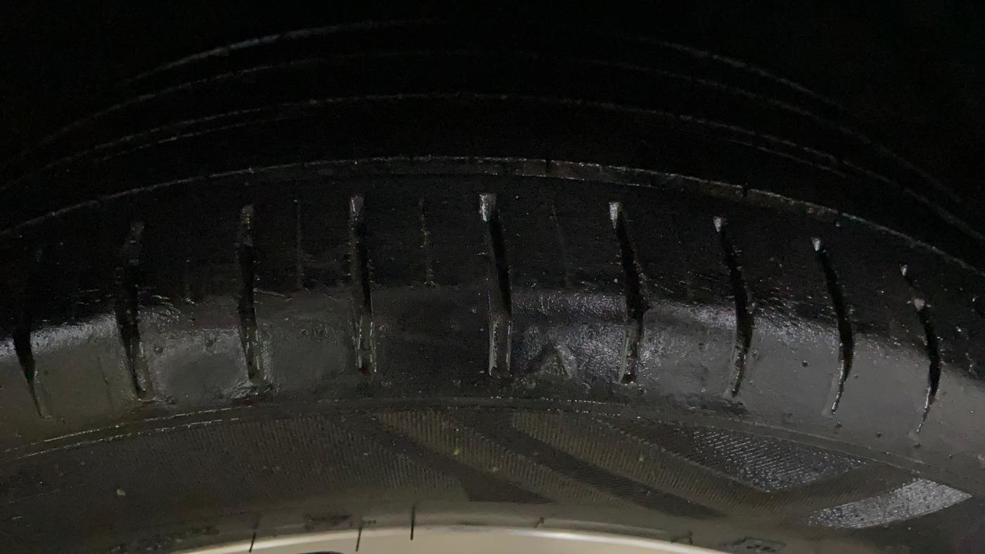 2019 Maruti Baleno ZETA PETROL 1.2, Petrol, Manual, 70,211 km, Right Front Tyre Tread