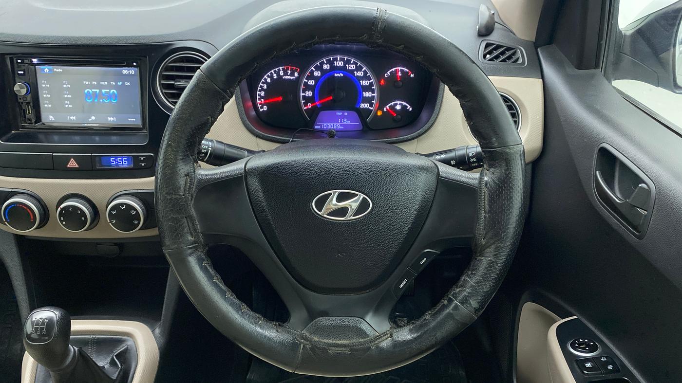 2015 Hyundai Grand i10 MAGNA 1.2 KAPPA VTVT, CNG, Manual, 1,03,294 km, Steering Wheel Close Up