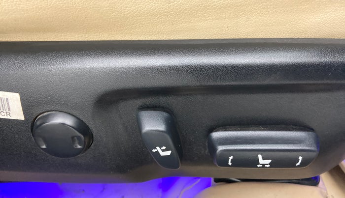 2017 Toyota Corolla Altis VL AT, Petrol, Automatic, 34,919 km, Driver Side Adjustment Panel
