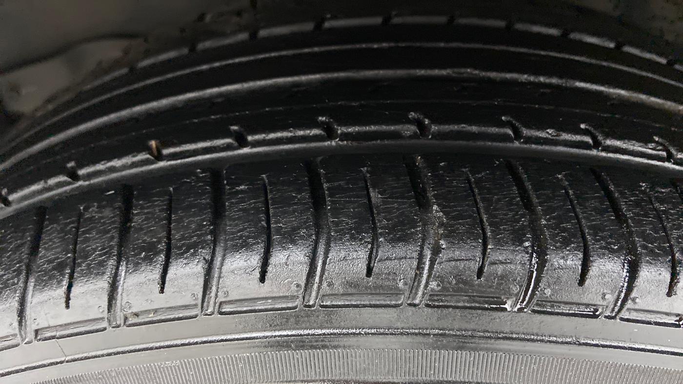 2017 Toyota Corolla Altis VL AT, Petrol, Automatic, 34,919 km, Left Front Tyre Tread