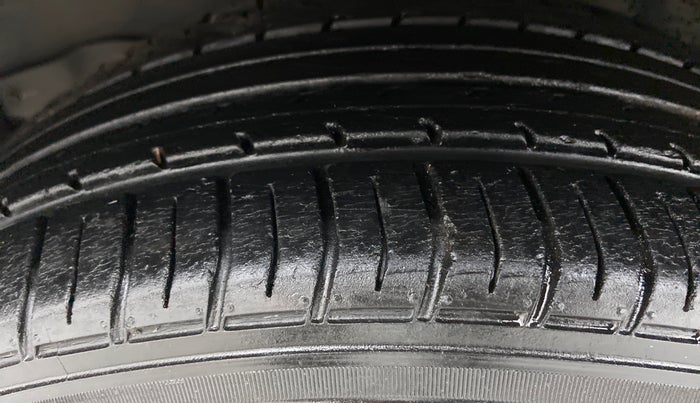 2017 Toyota Corolla Altis VL AT, Petrol, Automatic, 34,919 km, Left Front Tyre Tread