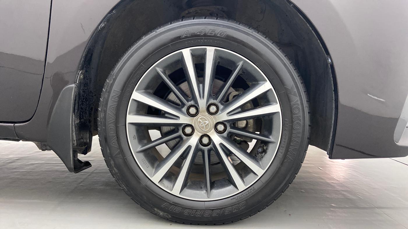 2017 Toyota Corolla Altis VL AT, Petrol, Automatic, 34,919 km, Right Front Wheel