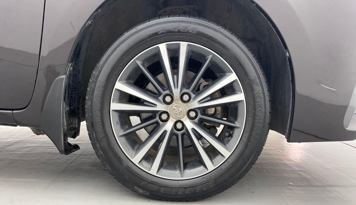 2017 Toyota Corolla Altis VL AT, Petrol, Automatic, 34,919 km, Right Front Wheel