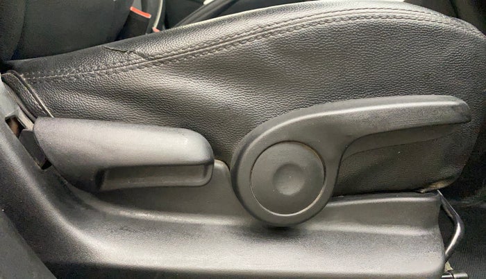 2019 Maruti S Cross ZETA 1.3, Diesel, Manual, 1,25,199 km, Driver Side Adjustment Panel