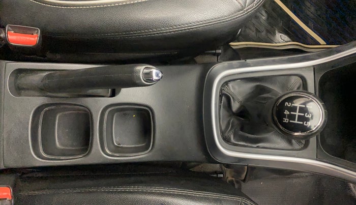 2019 Maruti S Cross ZETA 1.3, Diesel, Manual, 1,25,199 km, Gear Lever