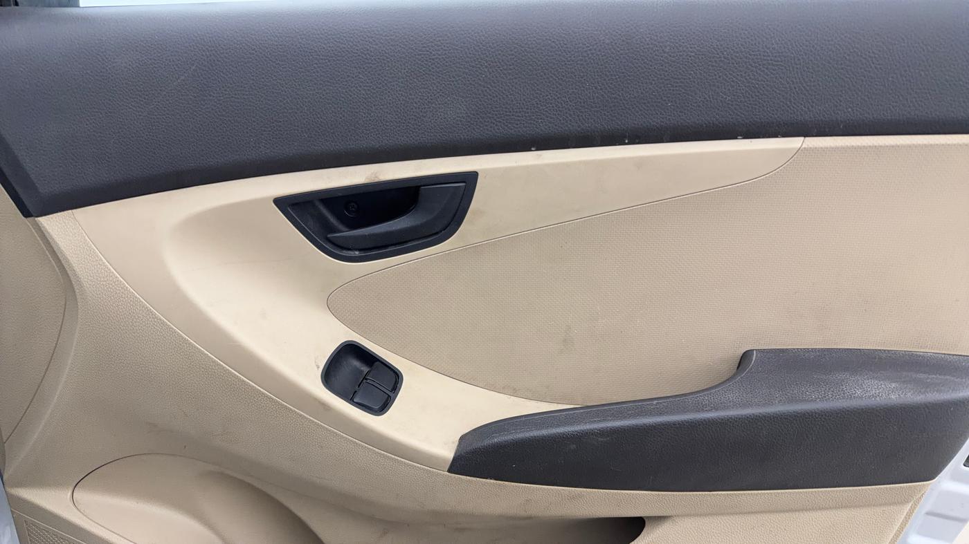 2015 Hyundai Eon MAGNA +, Petrol, Manual, 43,518 km, Driver Side Door Panels Control