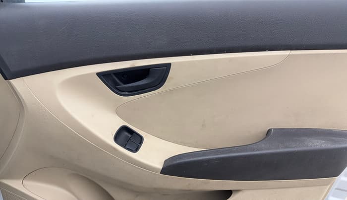 2015 Hyundai Eon MAGNA +, Petrol, Manual, 43,518 km, Driver Side Door Panels Control
