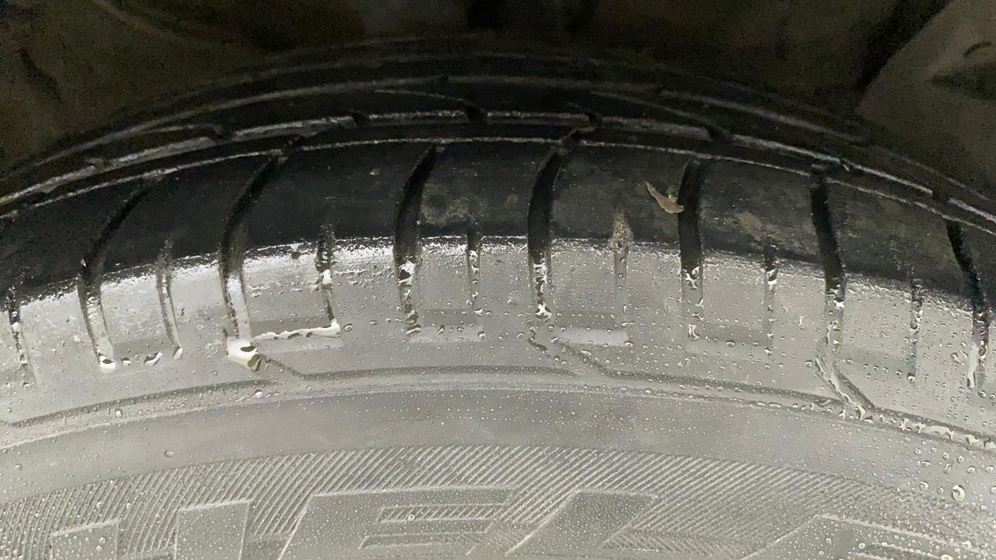 2016 Hyundai Creta SX PLUS AT 1.6 PETROL, Petrol, Automatic, 50,635 km, Right Front Tyre Tread