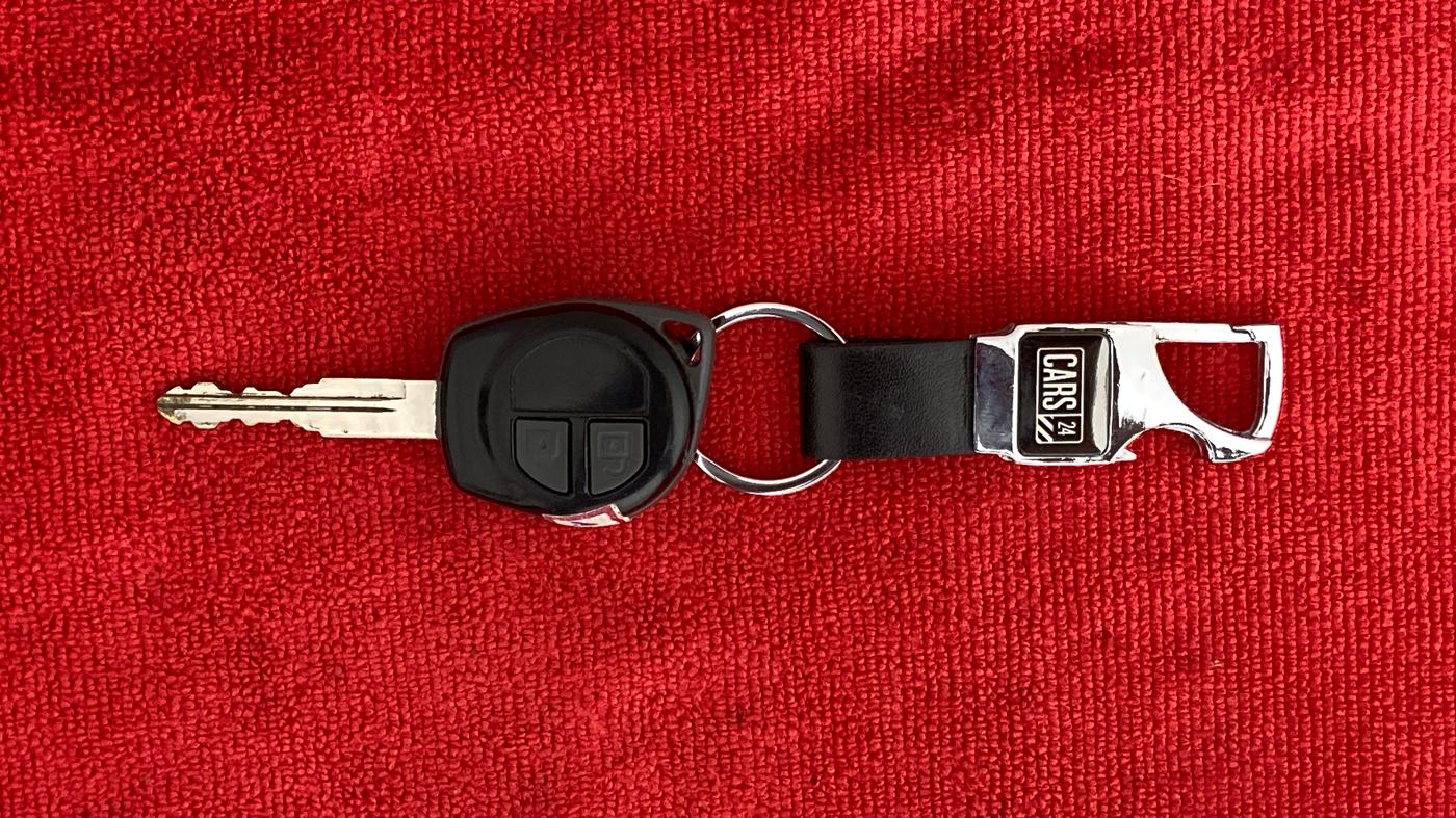 2013 Maruti Swift VXI, Petrol, Manual, 50,824 km, Key Close Up