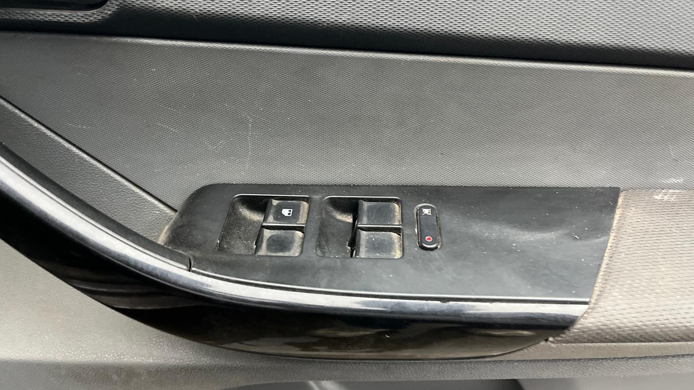 2017 Tata TIGOR XT PETROL, Petrol, Manual, 57,121 km, Driver Side Door Panels Control