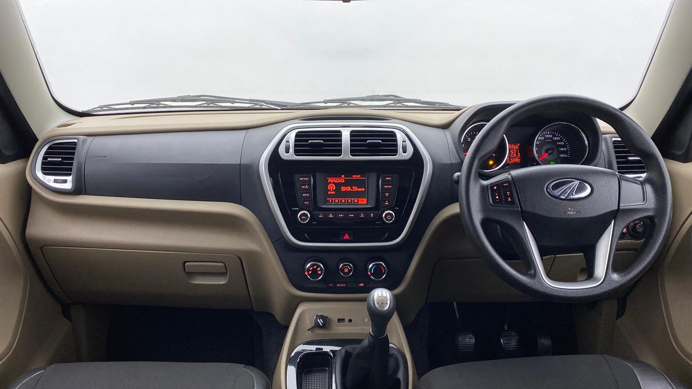 2016 Mahindra TUV300 T8, Diesel, Manual, 54,280 km, Dashboard