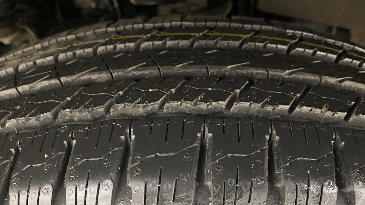 2016 Mahindra TUV300 T8, Diesel, Manual, 54,280 km, Left Front Tyre Tread