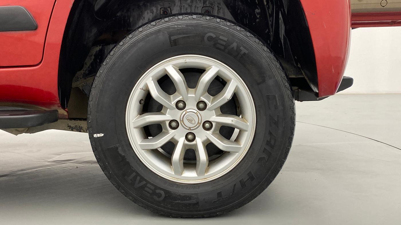 2016 Mahindra TUV300 T8, Diesel, Manual, 54,280 km, Left Rear Wheel