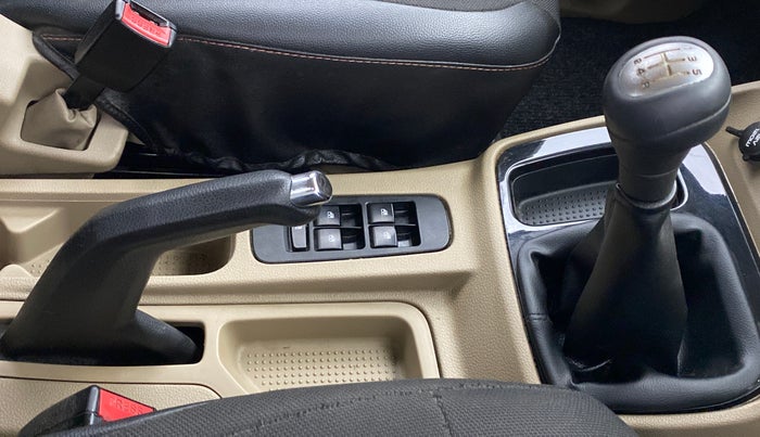 2016 Mahindra TUV300 T8, Diesel, Manual, 54,280 km, Gear Lever