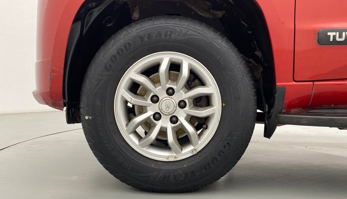 2016 Mahindra TUV300 T8, Diesel, Manual, 54,280 km, Left Front Wheel