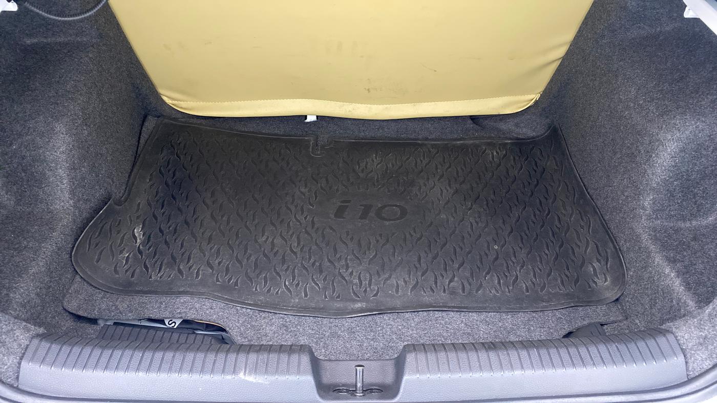 2016 Volkswagen Ameo COMFORTLINE 1.2, Petrol, Manual, 22,434 km, Boot Inside