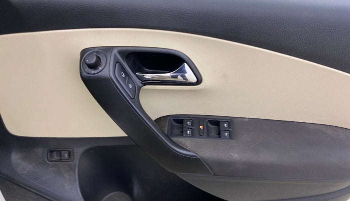 2017 Skoda Rapid AMBITION 1.6 MPI AT, Petrol, Automatic, 61,048 km, Driver Side Door Panels Control