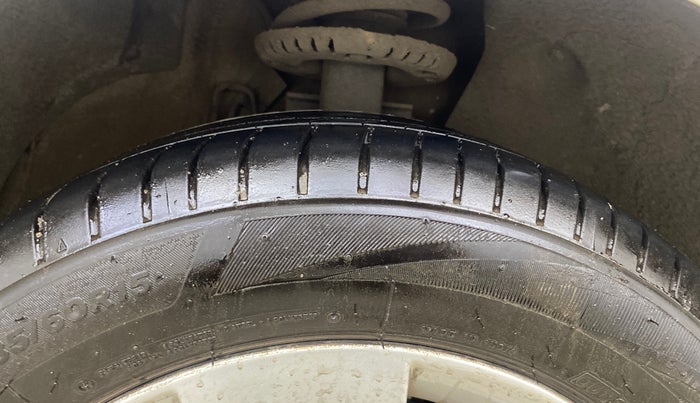 2017 Skoda Rapid AMBITION 1.6 MPI AT, Petrol, Automatic, 61,048 km, Right Front Tyre Tread