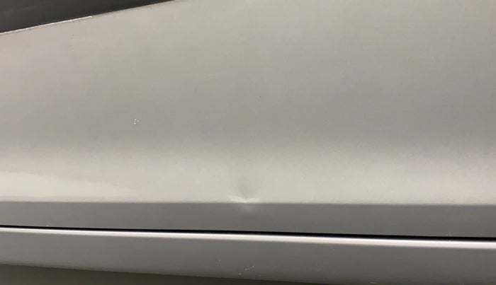 2015 Maruti Swift VXI, Petrol, Manual, 53,681 km, Driver-side door - Slightly dented