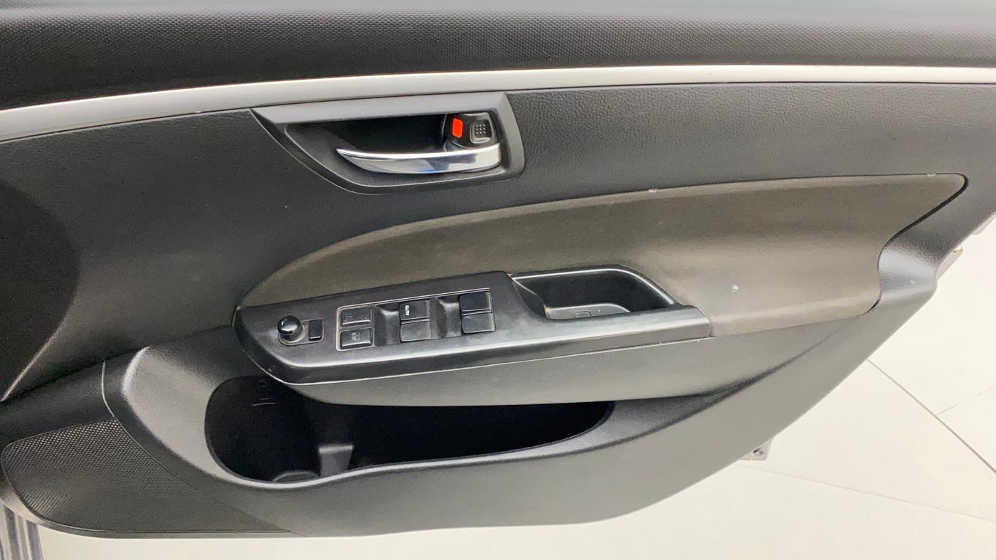 2015 Maruti Swift VXI, Petrol, Manual, 53,681 km, Driver Side Door Panels Control