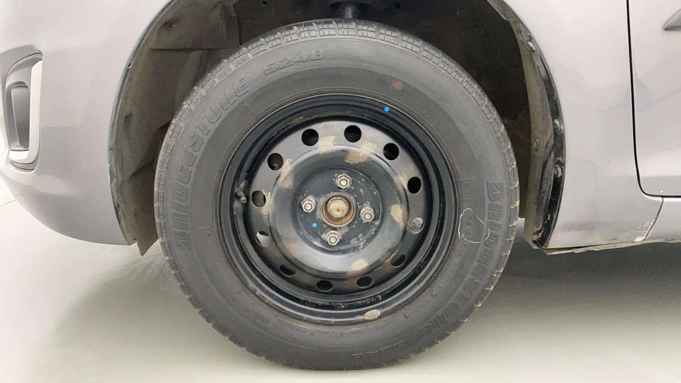 2015 Maruti Swift VXI, Petrol, Manual, 53,681 km, Left Front Wheel