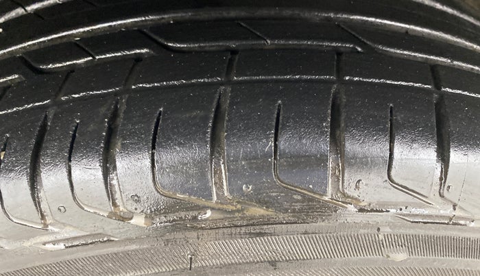 2021 KIA SONET GTX PLUS 1.5 AT, Diesel, Automatic, 51,173 km, Left Front Tyre Tread