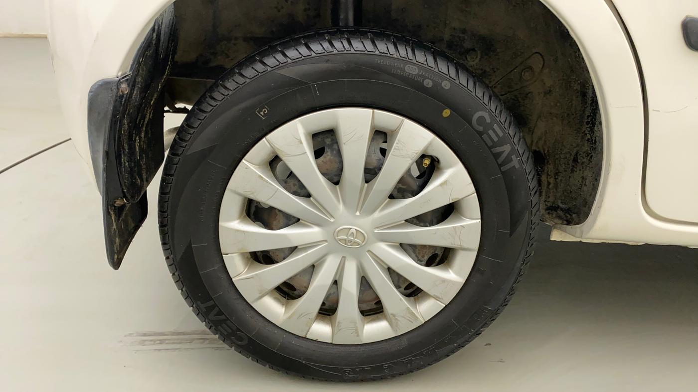 2014 Toyota Etios Liva G, Petrol, Manual, 31,691 km, Right Rear Wheel