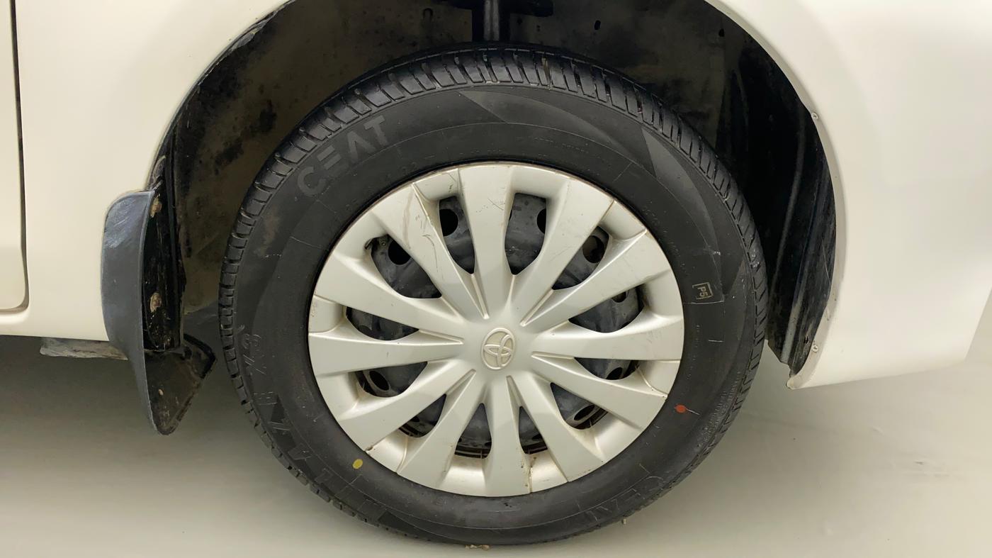 2014 Toyota Etios Liva G, Petrol, Manual, 31,691 km, Right Front Wheel