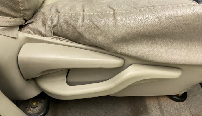 2014 Toyota Etios Liva G, Petrol, Manual, 31,691 km, Driver Side Adjustment Panel