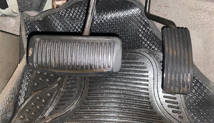 2013 Hyundai i10 SPORTZ 1.2 AT, Petrol, Automatic, 1,00,495 km, Pedals