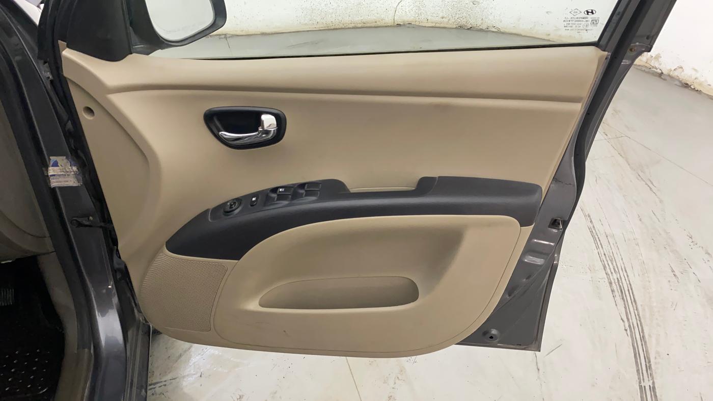 2013 Hyundai i10 SPORTZ 1.2 AT, Petrol, Automatic, 1,00,510 km, Driver Side Door Panels Control