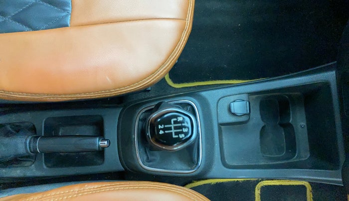 2018 Renault Kwid RXT 1.0, Petrol, Manual, 74,341 km, Gear Lever