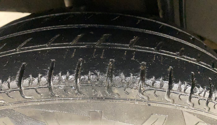 2018 Renault Kwid RXT 1.0, Petrol, Manual, 74,341 km, Right Rear Tyre Tread